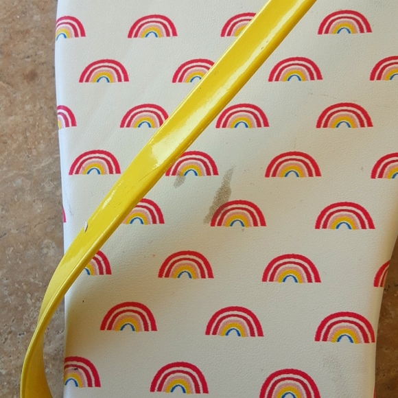 LC Lauren Conrad white and yellow flip flops size 10 M - Picture 3 of 10